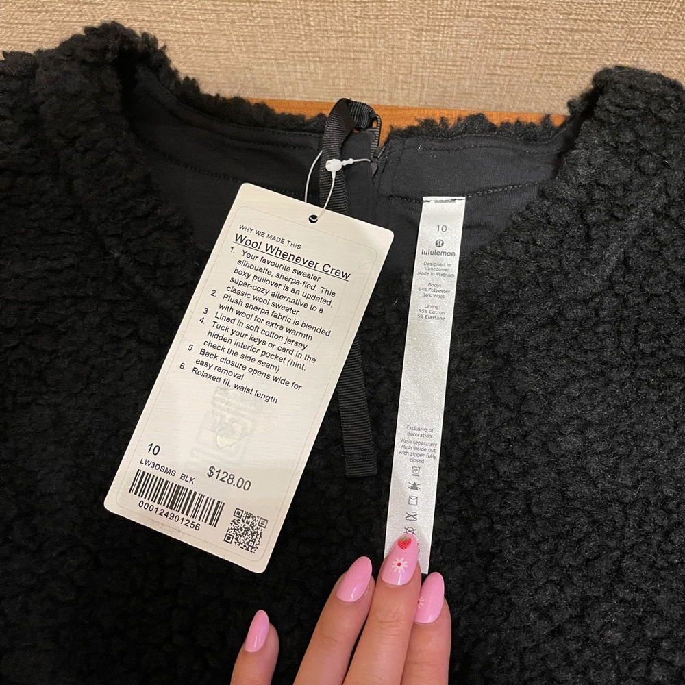 NWT Lululemon crew